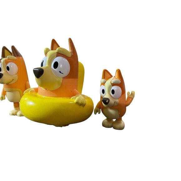 Bluey Bingo Dog Moose Toys Figures & Bath Water Squirter Set - Picture 3 of 4